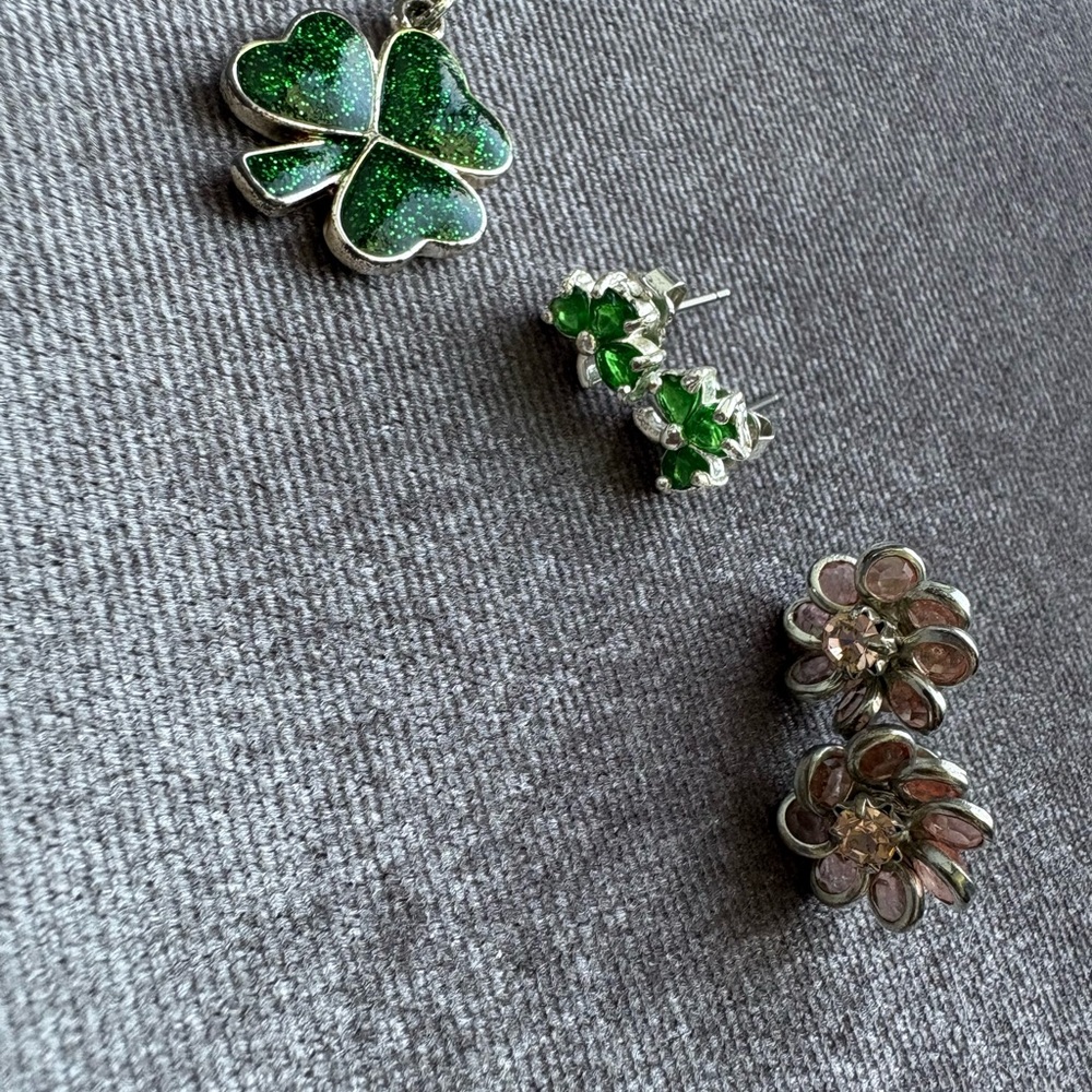 Green Clover Necklace and Green Floral Stud Earrings Set - Women Jewelry